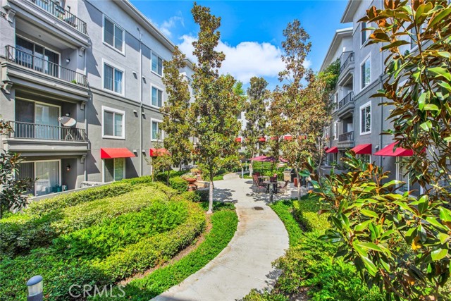 1801 E Katella Avenue, Anaheim CA: https://media.crmls.org/medias/4923ecf7-5dff-4c61-b40a-b12b7dce3e6d.jpg