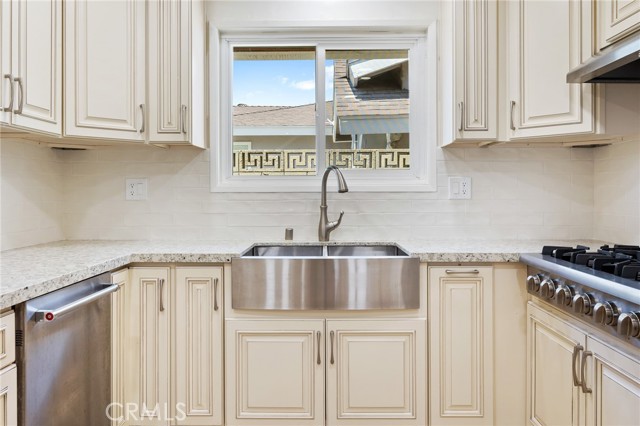 8065 E Ring Street, Long Beach CA: https://media.crmls.org/medias/4923f855-2dd0-48d3-a924-49fd5f9685b3.jpg