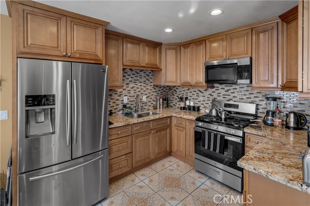 Detail Gallery Image 15 of 66 For 21931 Violeta Ave, Hawaiian Gardens,  CA 90716 - – Beds | – Baths