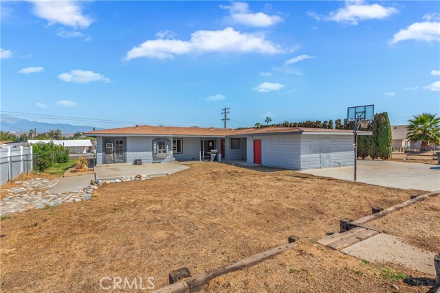 9600 51st, Jurupa Valley CA: https://media.crmls.org/medias/49249402-3409-42f9-bbd8-9e59563aa76c.jpg