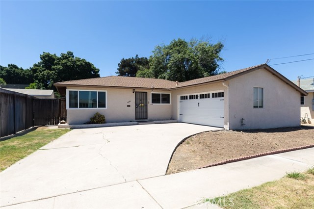 Detail Gallery Image 1 of 1 For 2228 Finch Lane, San Diego,  CA 92123 - 3 Beds | 2 Baths