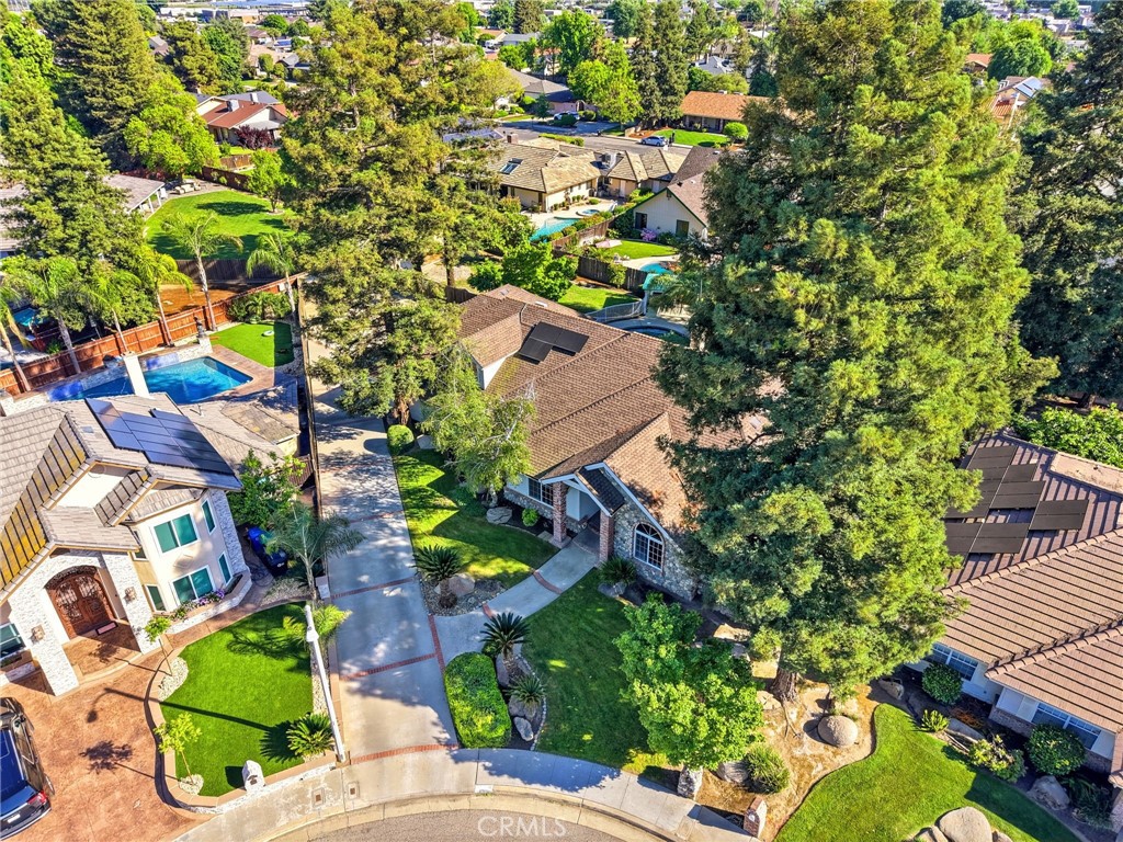 https://media.crmls.org/medias/49250be3-7d4b-4bc1-83d9-84defdf3a122.jpg?preset=X-Large