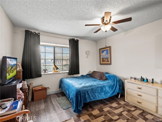 Detail Gallery Image 14 of 25 For 13612 Coachella Rd, Apple Valley,  CA 92308 - 4 Beds | 2 Baths