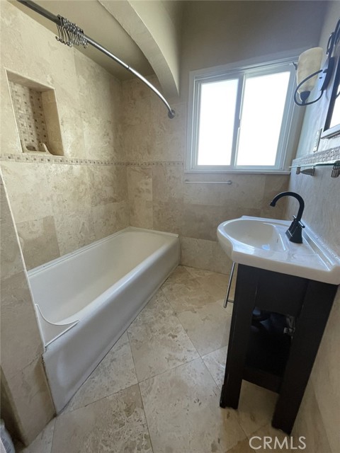 Detail Gallery Image 6 of 13 For 120 Savona Walk, Long Beach,  CA 90803 - 2 Beds | 1 Baths