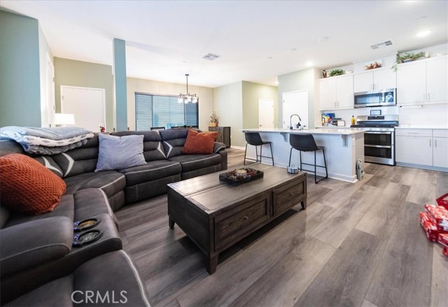 Detail Gallery Image 10 of 55 For 35157 Grove, Fallbrook,  CA 92028 - 4 Beds | 2/1 Baths