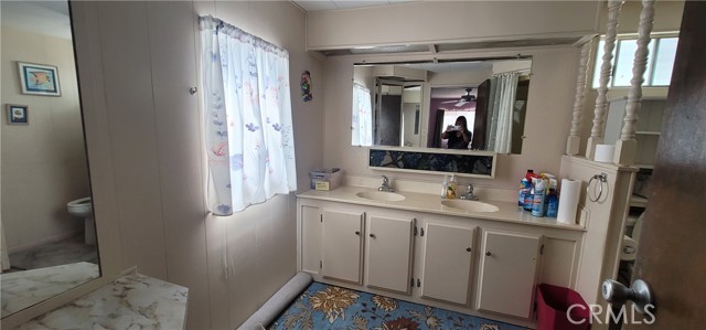1065 Lomita Boulevard, Harbor City CA: https://media.crmls.org/medias/4925f421-768e-4dc6-95f6-eacda51e05af.jpg