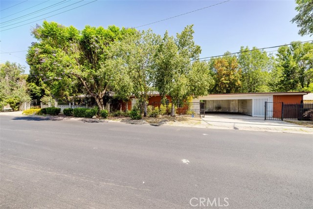 5800 Winnetka Avenue, Woodland Hills CA: https://media.crmls.org/medias/492674c4-91e7-4150-8754-64d7adf2af44.jpg