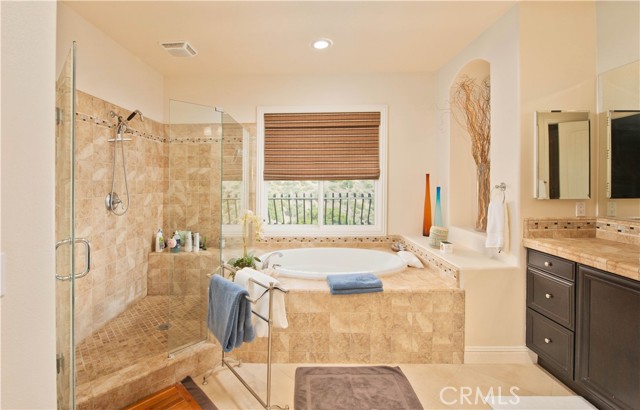 Detail Gallery Image 12 of 34 For 21953 Bella Vista Pl, Chatsworth,  CA 91311 - 4 Beds | 5 Baths