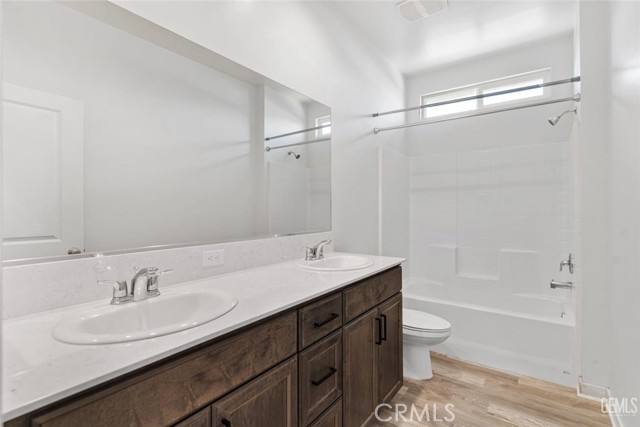 Detail Gallery Image 14 of 26 For 8005 Bandelier Dr, Bakersfield,  CA 93313 - 3 Beds | 2 Baths