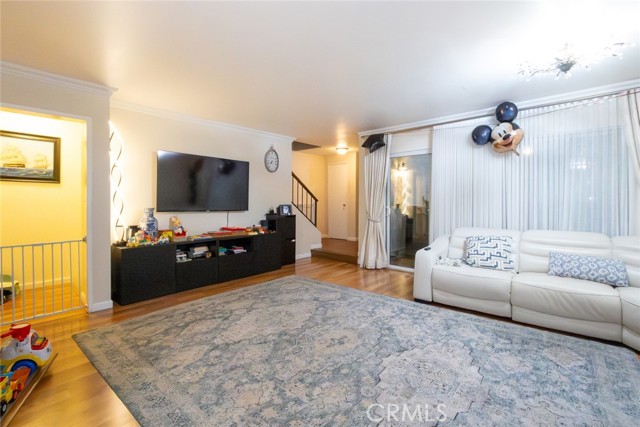 Detail Gallery Image 8 of 30 For 9551 via Ricardo, Burbank,  CA 91504 - 3 Beds | 2/1 Baths