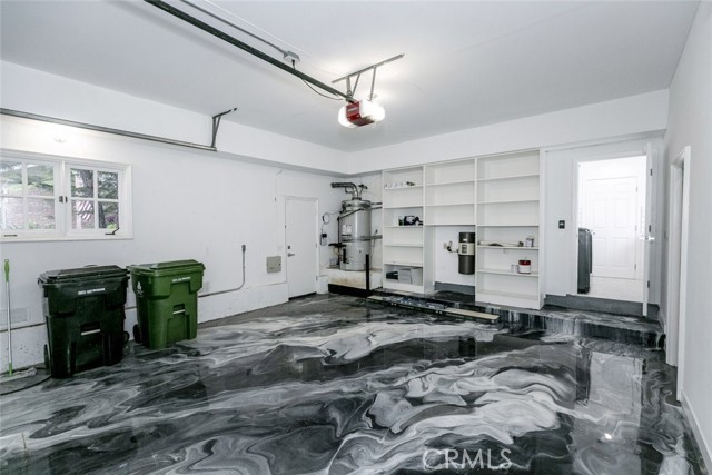 6037 Little Oak Lane, Woodland Hills CA: https://media.crmls.org/medias/4927f9fb-18be-4892-b3e4-46a5e5ad4c6e.jpg