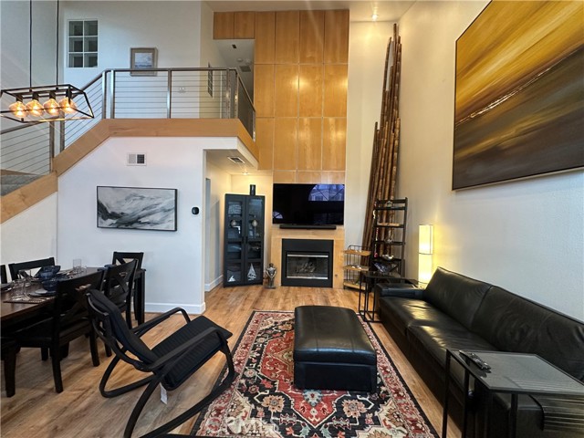 Detail Gallery Image 2 of 37 For 2217 Vanderbilt Ln #8,  Redondo Beach,  CA 90278 - 2 Beds | 1/1 Baths
