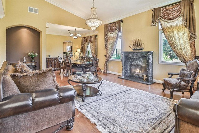 Detail Gallery Image 11 of 61 For 13910 Mountain View Pl, Sylmar,  CA 91342 - 5 Beds | 3 Baths