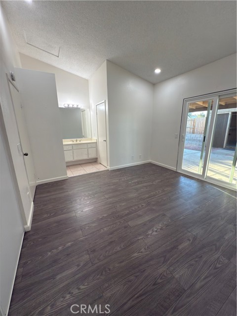 14164 Poplar Street, Hesperia CA: https://media.crmls.org/medias/49295d28-0788-40d5-9fd6-12fedd217ae7.jpg