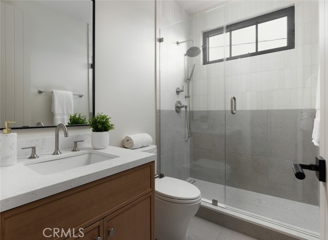 Detail Gallery Image 11 of 20 For 1594 Redlands Pl, Costa Mesa,  CA 92627 - 4 Beds | 3/1 Baths