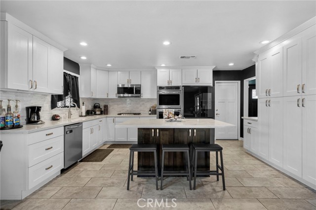 3 Bed Home for Sale in Bloomington, California