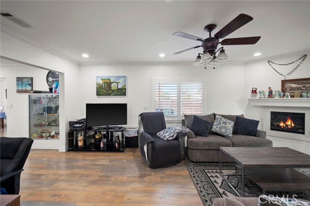 Detail Gallery Image 16 of 50 For 2072 Redondo Beach Bld, Torrance,  CA 90504 - 3 Beds | 2 Baths
