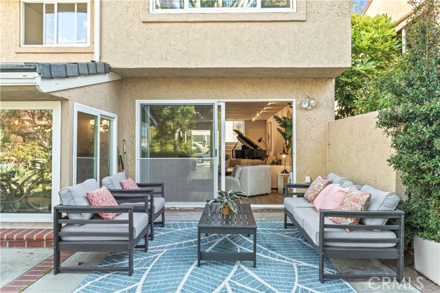 Detail Gallery Image 11 of 32 For 520 Cancha, Newport Beach,  CA 92660 - 3 Beds | 2/1 Baths