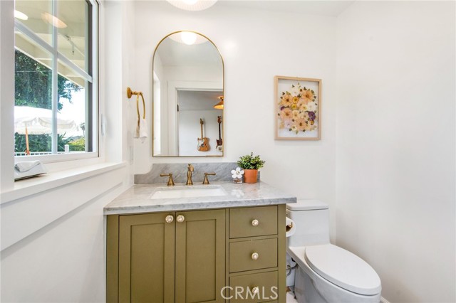 Detail Gallery Image 11 of 17 For 1445 Bluebird Canyon, Laguna Beach,  CA 92651 - 2 Beds | 1/1 Baths