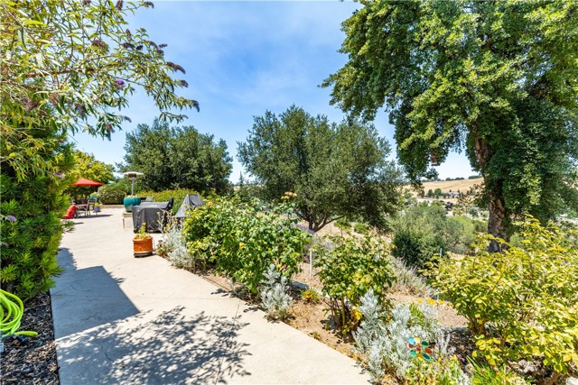 2045 Vista De La Vina, Templeton CA: https://media.crmls.org/medias/492de958-416f-4528-9ece-b9168fd97edd.jpg