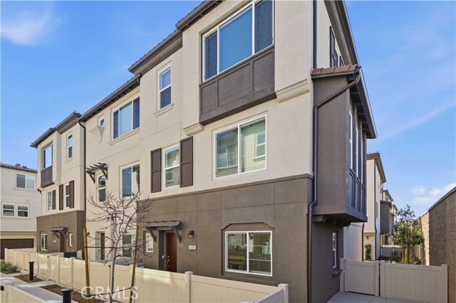 Front Image Thumbnail for CRIV26065633