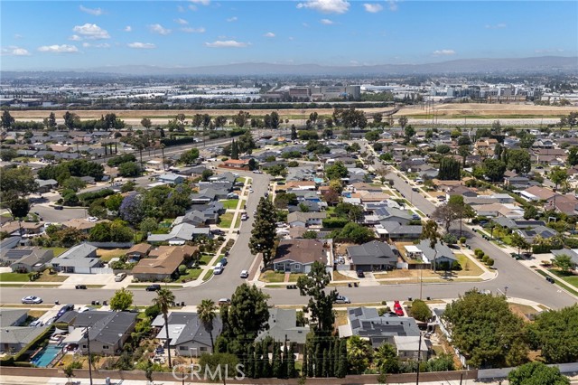 1414 East Baldwin Avenue, Orange CA: https://media.crmls.org/medias/492e572c-9e48-4462-9ca4-182d2b61677e.jpg