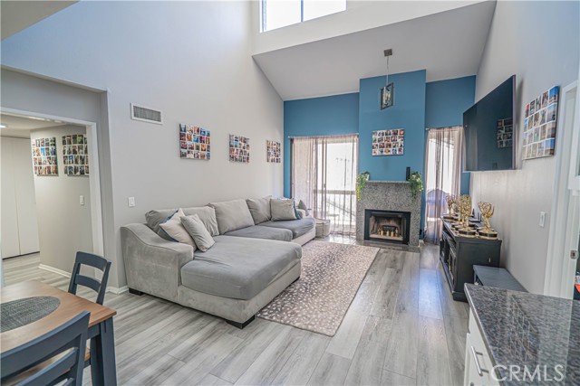Detail Gallery Image 18 of 56 For 4239 via Arbolada #303,  Los Angeles,  CA 90042 - 2 Beds | 2 Baths