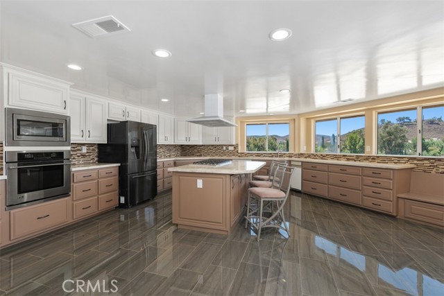 37789 Avenida La Cresta, Murrieta CA: https://media.crmls.org/medias/49303f3b-1d6f-4920-be0e-e091d451f607.jpg