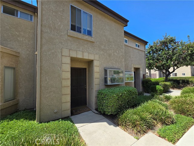 Detail Gallery Image 1 of 9 For 1726 S Mountain Ave #C,  Ontario,  CA 91762 - 2 Beds | 2/1 Baths