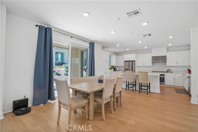 Detail Gallery Image 8 of 28 For 27321 Great Divide Lane, Valencia,  CA 91381 - 4 Beds | 2 Baths