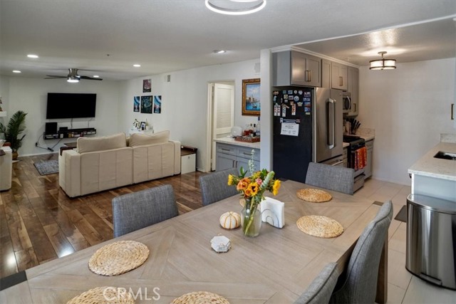 Detail Gallery Image 3 of 16 For 11044 Acama, North Hollywood,  CA 91602 - 2 Beds | 2 Baths