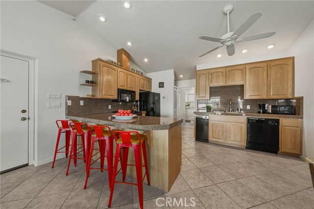 Detail Gallery Image 38 of 61 For 10165 Lakeshore, Clearlake,  CA 95422 - 4 Beds | 3 Baths