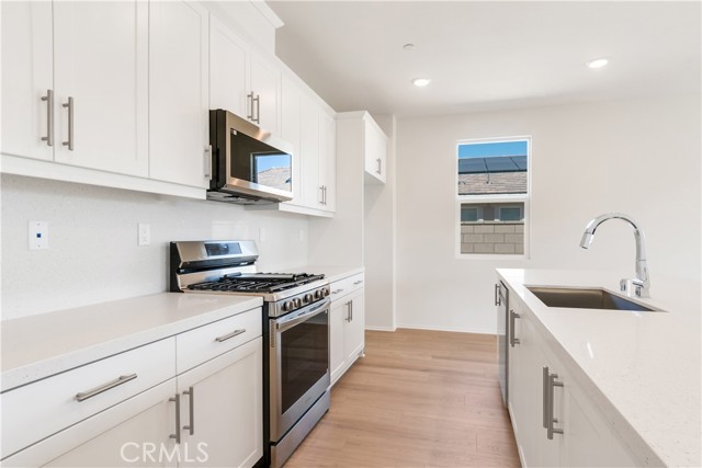 Detail Gallery Image 5 of 26 For 13743 Mesa View Dr, Victorville,  CA 92392 - 5 Beds | 2 Baths