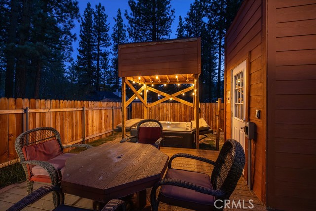 Detail Gallery Image 6 of 34 For 211 W Sherwood Bld, Big Bear City,  CA 92314 - 3 Beds | 2 Baths
