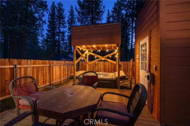 Detail Gallery Image 6 of 34 For 211 W Sherwood Bld, Big Bear City,  CA 92314 - 3 Beds | 2 Baths