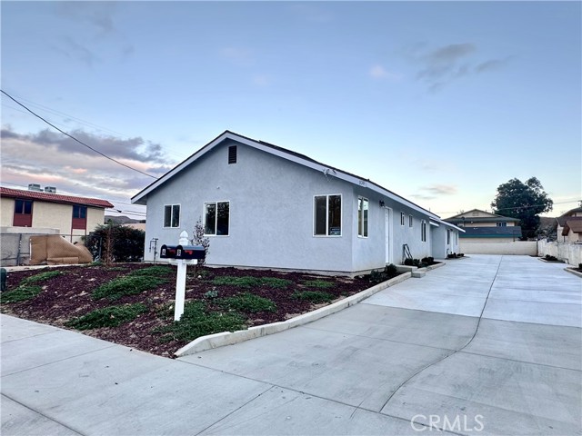 Detail Gallery Image 1 of 8 For 108 S Lindsay St #B,  Lake Elsinore,  CA 92530 - 2 Beds | 2 Baths