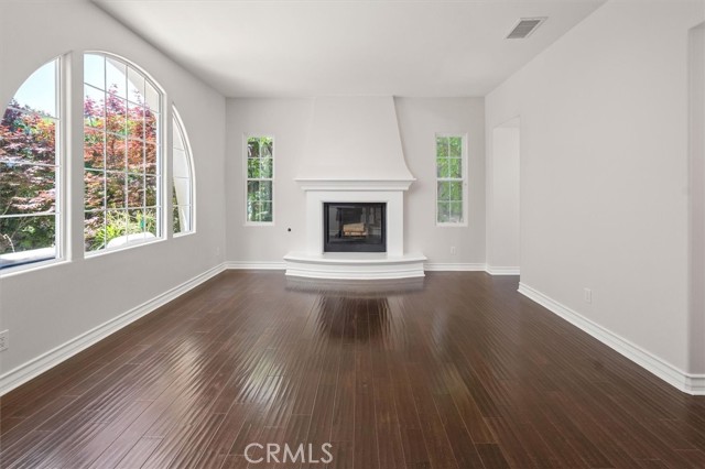 Detail Gallery Image 27 of 75 For 24711 Tiburon St, Valencia,  CA 91355 - 5 Beds | 5 Baths