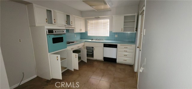Detail Gallery Image 7 of 15 For 6201 Bel Aire Way, Bakersfield,  CA 93309 - 2 Beds | 1 Baths