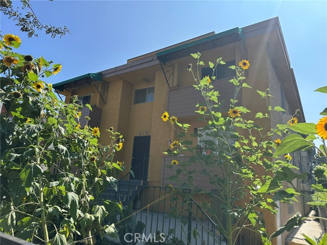 210 S Commonwealth Avenue, Los Angeles CA: https://media.crmls.org/medias/49352f50-1748-4791-b52c-aa33e4b79d7c.jpg