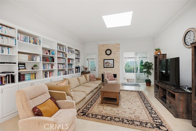 5594 Avenida Sosiega W, Laguna Woods CA: https://media.crmls.org/medias/493570b8-6cfd-4b5e-a845-5fef2a47101c.jpg