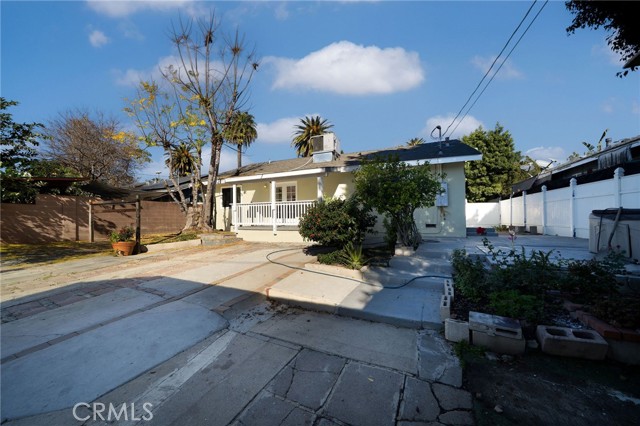 Detail Gallery Image 27 of 32 For 20644 Sherman Way, Winnetka,  CA 91306 - 3 Beds | 2 Baths