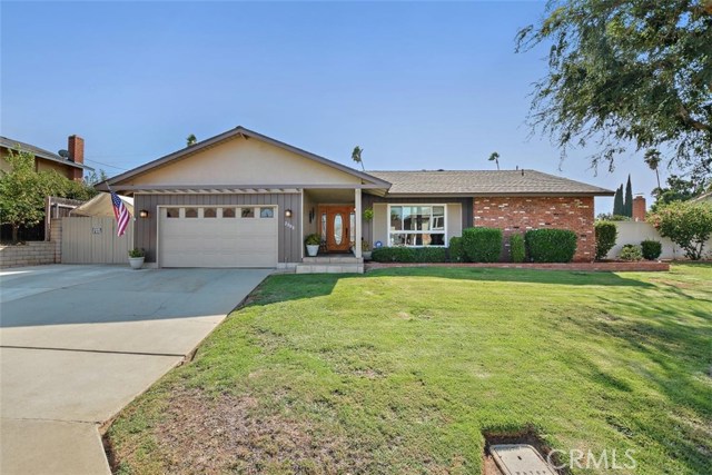 2000 Cypress Point Dr, Corona, CA 92882