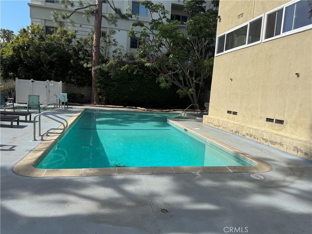https://media.crmls.org/medias/4938295d-8779-4178-beb1-78971b608d37.jpg?preset=X-Large