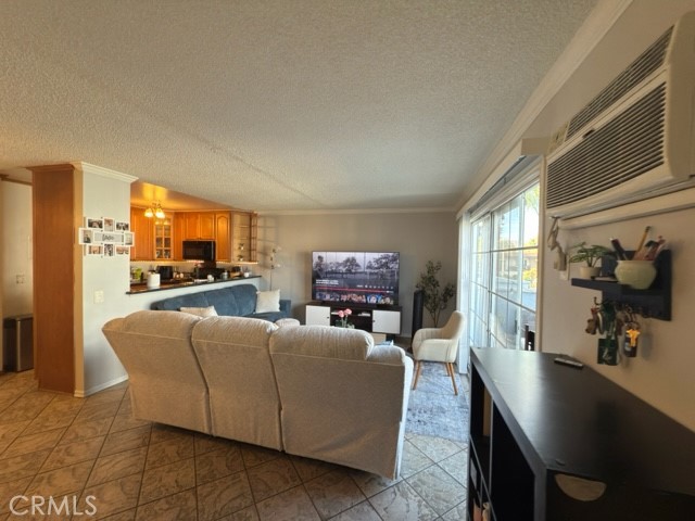 Detail Gallery Image 2 of 27 For 20930 Parthenia St #216,  Canoga Park,  CA 91304 - 1 Beds | 1 Baths