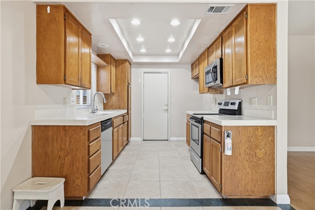 Detail Gallery Image 4 of 22 For 2635 Beech Tree, Hemet,  CA 92545 - 3 Beds | 2 Baths