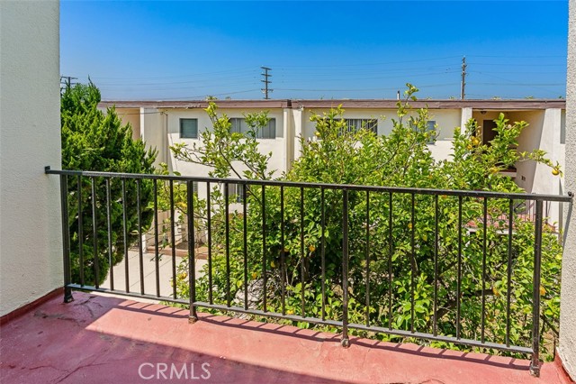 820 N Raymond Avenue, Pasadena CA: https://media.crmls.org/medias/4938eaf2-ddbe-4050-a7be-f152fd04be5b.jpg