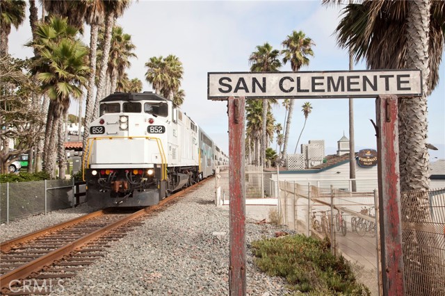 2018 Calle De Los Alamos, San Clemente CA: https://media.crmls.org/medias/493a04da-c1e8-4e4c-8bad-6855c3b69efc.jpg