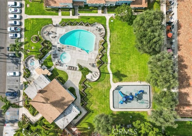 Detail Gallery Image 17 of 18 For 19775 Cambridge Lane, Huntington Beach,  CA 92646 - 3 Beds | 2/1 Baths