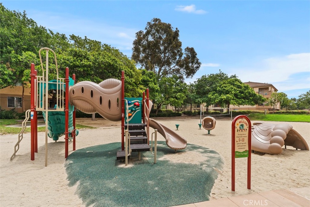 https://media.crmls.org/medias/493ac104-3b6a-400a-a141-03f4d0146b00.jpg?preset=X-Large