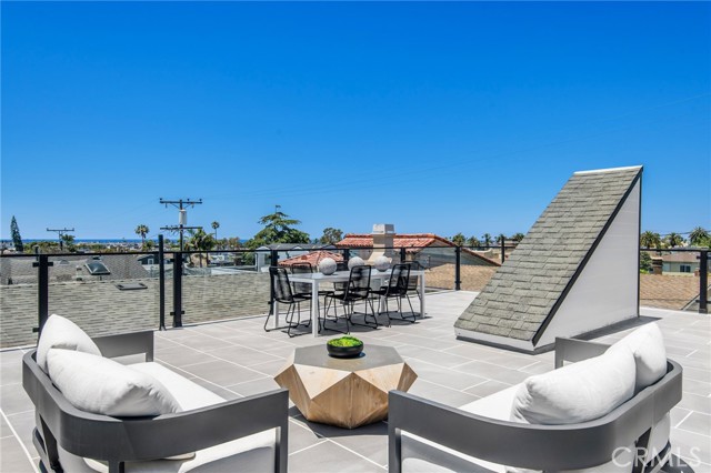 Detail Gallery Image 2 of 34 For 717 Orchid Ave #1/2,  Corona Del Mar,  CA 92625 - 4 Beds | 3 Baths